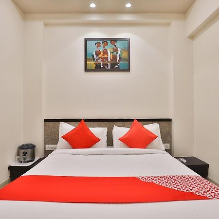 Oyo 23289 Hotel Anmol Palace Ahmedabad Exterior photo
